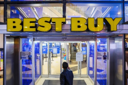 Best Buy set for tenth straight quarter of sales drop on weak electronics spending