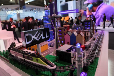 Dell shares slump as heavy AI investments expected to dent margin