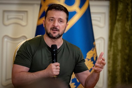 Trump, Ukraine’s Zelenskiy plan phone call, sources say