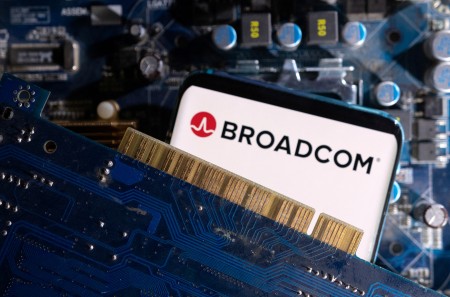 Broadcom shares slump as revenue target disappoints investors hoping for big AI boost