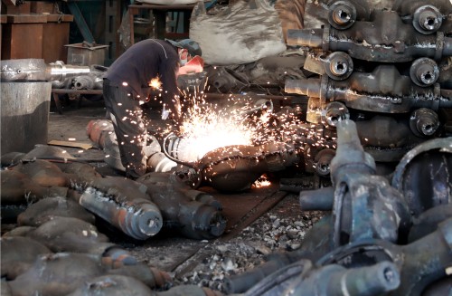 China’s Nov factory activity growth hits 5-month high, Caixin PMI shows