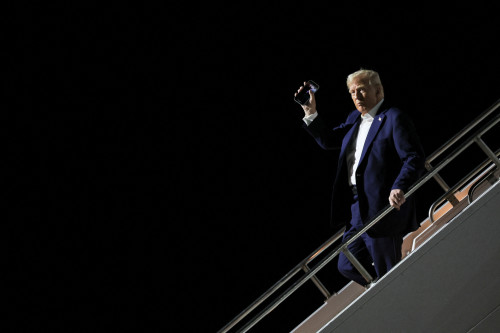 Trump visits Las Vegas to discuss tax on tips