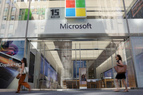 Microsoft’s cloud outlook knocks shares, Meta rises on AI payoff signs