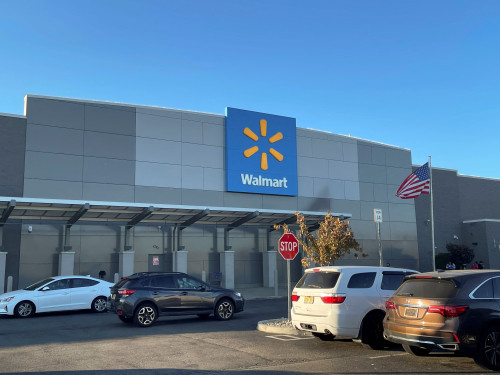 Walmart forecasts fiscal 2026 revenue largely below estimates, shares fall