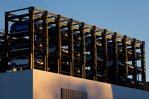 US business inventories increase in January