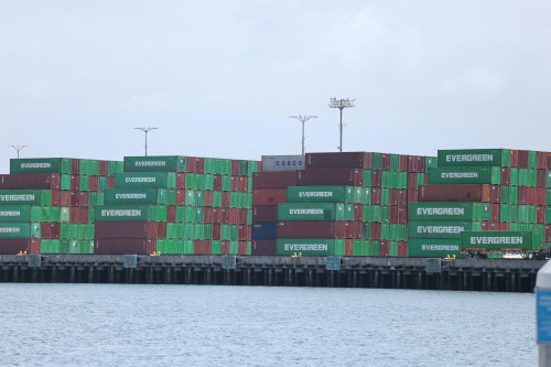 US importers turn to brokers to navigate Trump-era tariffs, at a cost