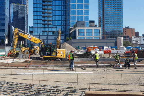 Transit agency sues Trump over frozen funds for New York subway project