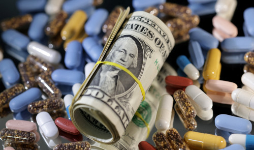 Drugmakers face 100% tariff unless they cut prices or produce drugs in US