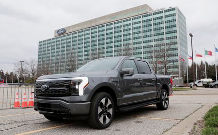 Ford’s F-150 Lightning Dominates the EV Pickup Landscape: A Cox Automotive Study